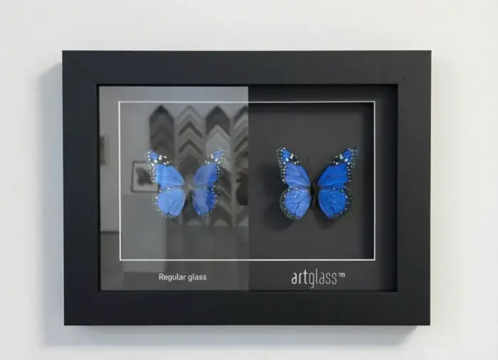 Comparison between regular glass with reflections and Artglass crystal clear